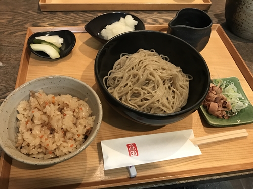 今まで食べた炊き込みご飯の中で一番です！マジです！　　　　蕎麦高田