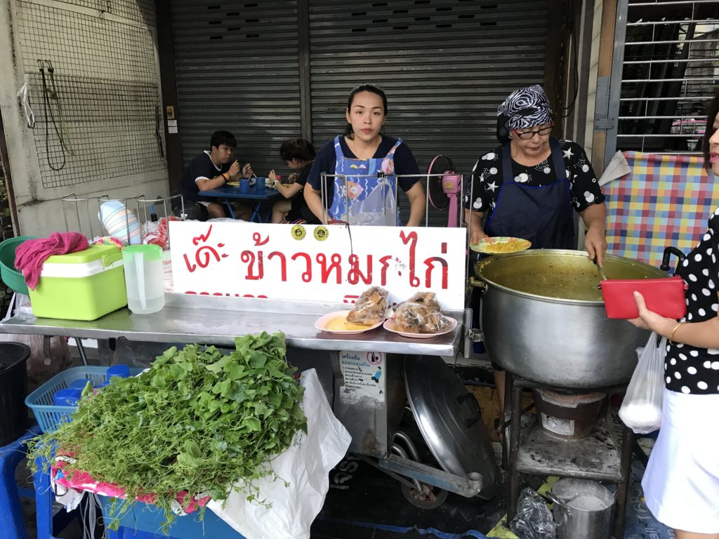朝6時から朝8時くらいまでしか食べれません！