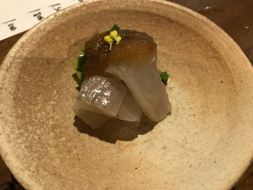 天然ひらめの昆布〆は土佐酢ジュレが最高！　　　　　小料理はせべ