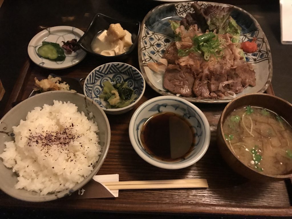 ステーキ定食ポン酢のおかげでご飯3杯、、笑　　　　　　かんすけ