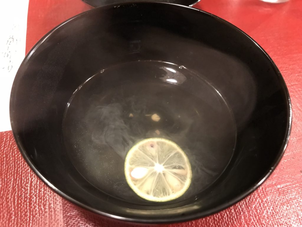 利尻昆布と鱧で出汁をとるとこうなっちゃうんですね！　　　　料理むら上