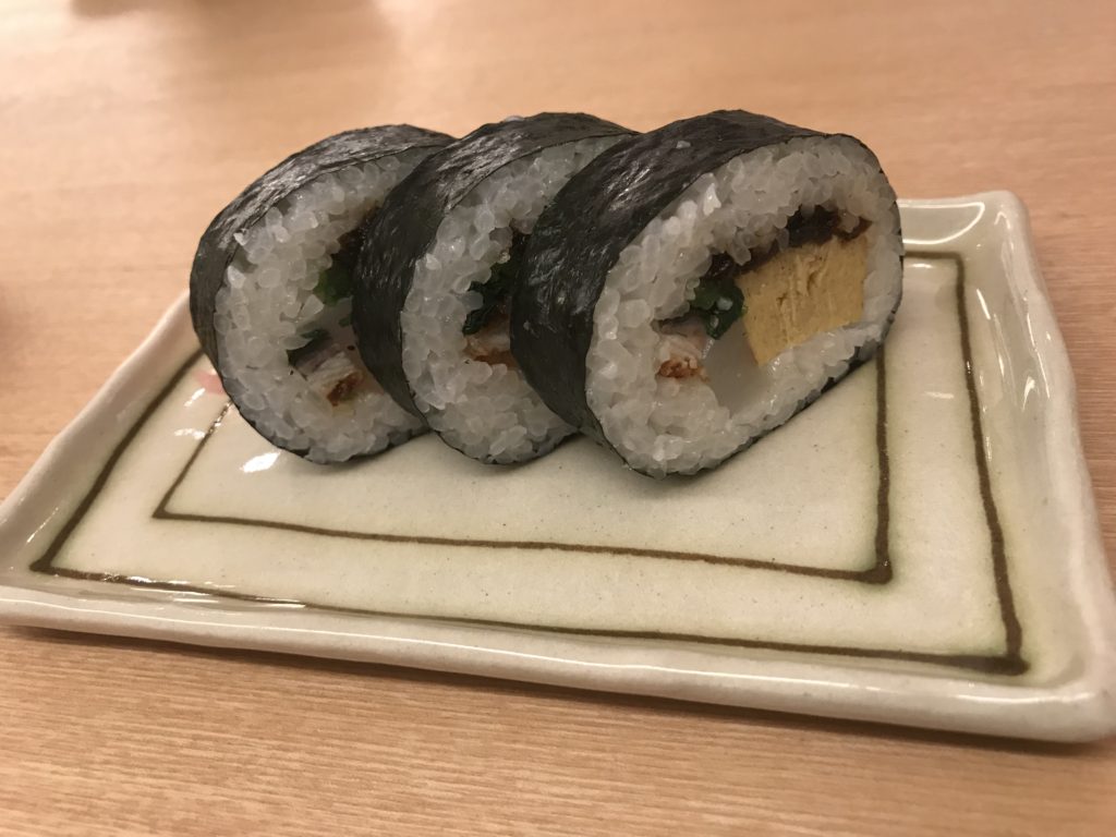 巻き寿司にまさかの！めちゃおいしい！　　　　　　蕎麦屋　香月