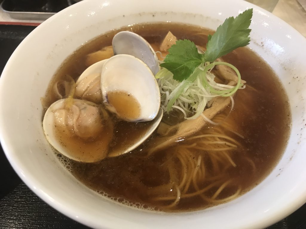 なんと大きなはまぐりが！　　　　　麺家　市川商店