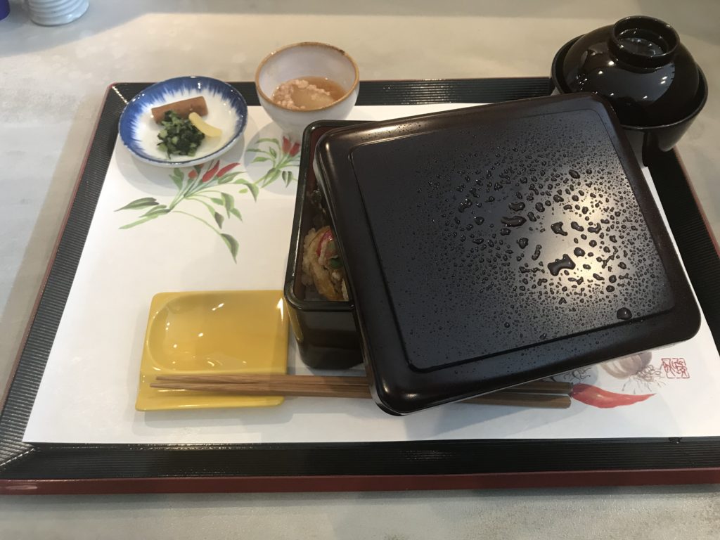 天婦羅重は”ふた”がしまりません！！！　　　　　　ろくろく亭