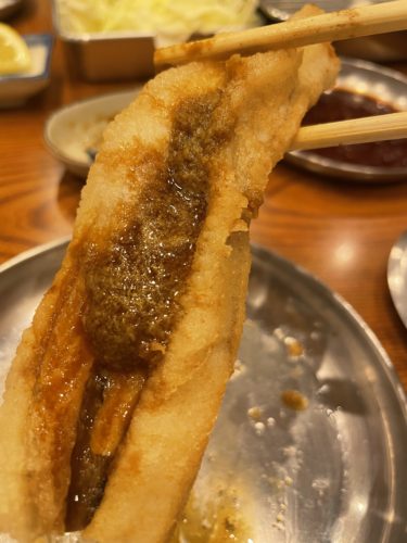 アナゴはわさび醤油が抜群にあうんです～！　　　　串かつ一口　その２