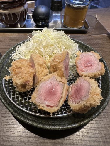 ヒレ３兄弟をいただきましたが最高です！　　　　　とんかつ１６