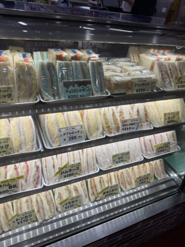 深夜の12時にいっても30人待ち！　　　　サンドリア