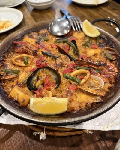 パエリアどっちか選べません！（笑）　　　　スペイン料理 IDEMOTO