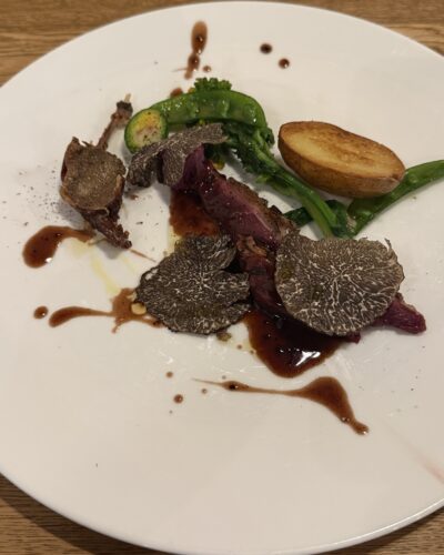 朝方までかかって尾長鴨を下処理することも！　　　ワインと料理　PINO　ピノ