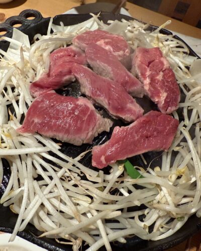 身構えてくださるくらい食べちゃいます！（笑）　　　　ジンギスカン　北の羊