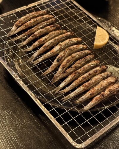 コイワシ焼きは止まらなくなります！　　　　権八