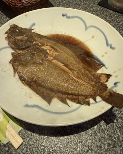 まさかのカレイの煮つけが５２０円！　　　　居酒屋めるへん