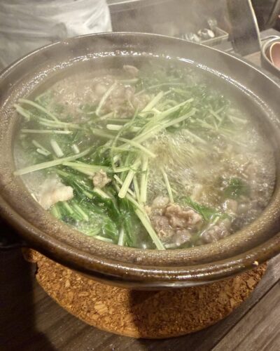 うどん屋さんでいただくいのしし鍋最高！　　　一本